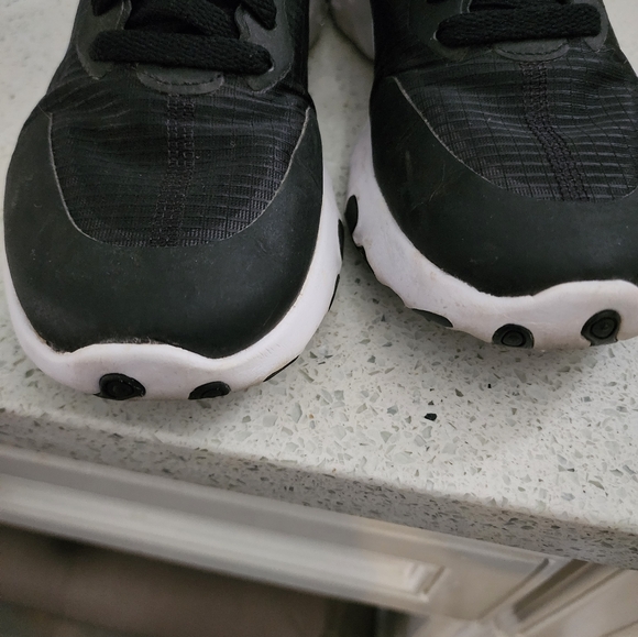 Nike Black/White Renew Lucent Shoes - Picture 4 of 5